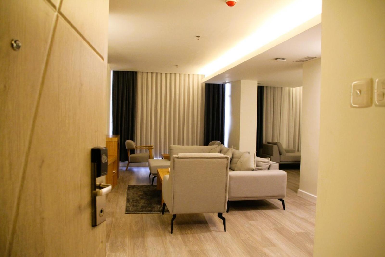 Plaza Athenee Hotel Kuwait City Eksteriør bilde
